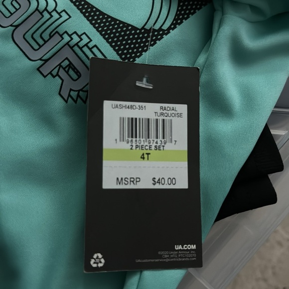 Under Armour 2 Piece Set - Picture 3 of 3